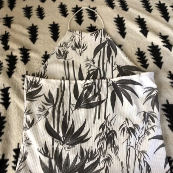 Halter top - Picture 2 of 2